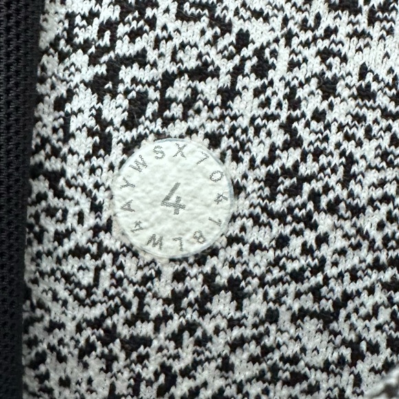 Lululemon Define Zip Up Jacket Size 4 - Picture 3 of 4